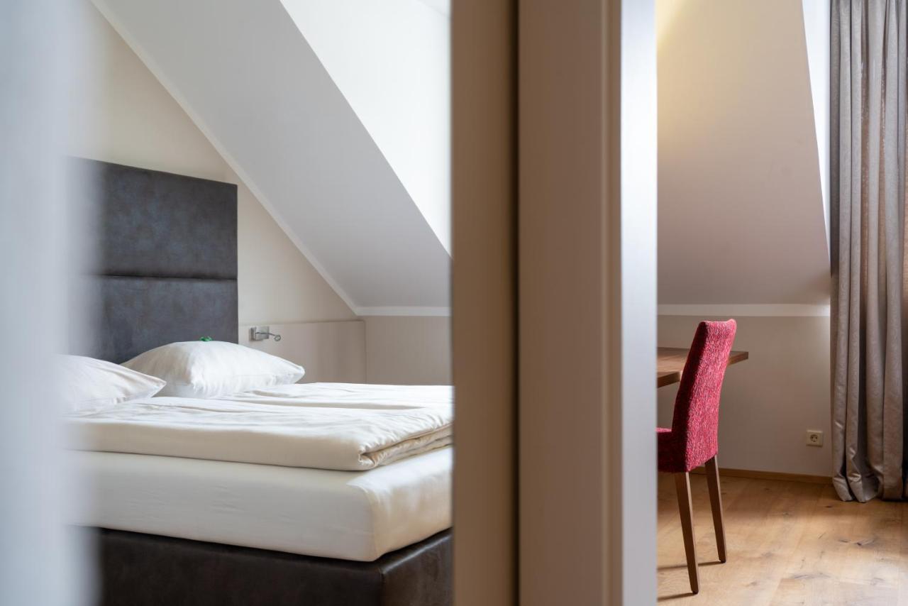 Eee Hotel Perg Esterno foto