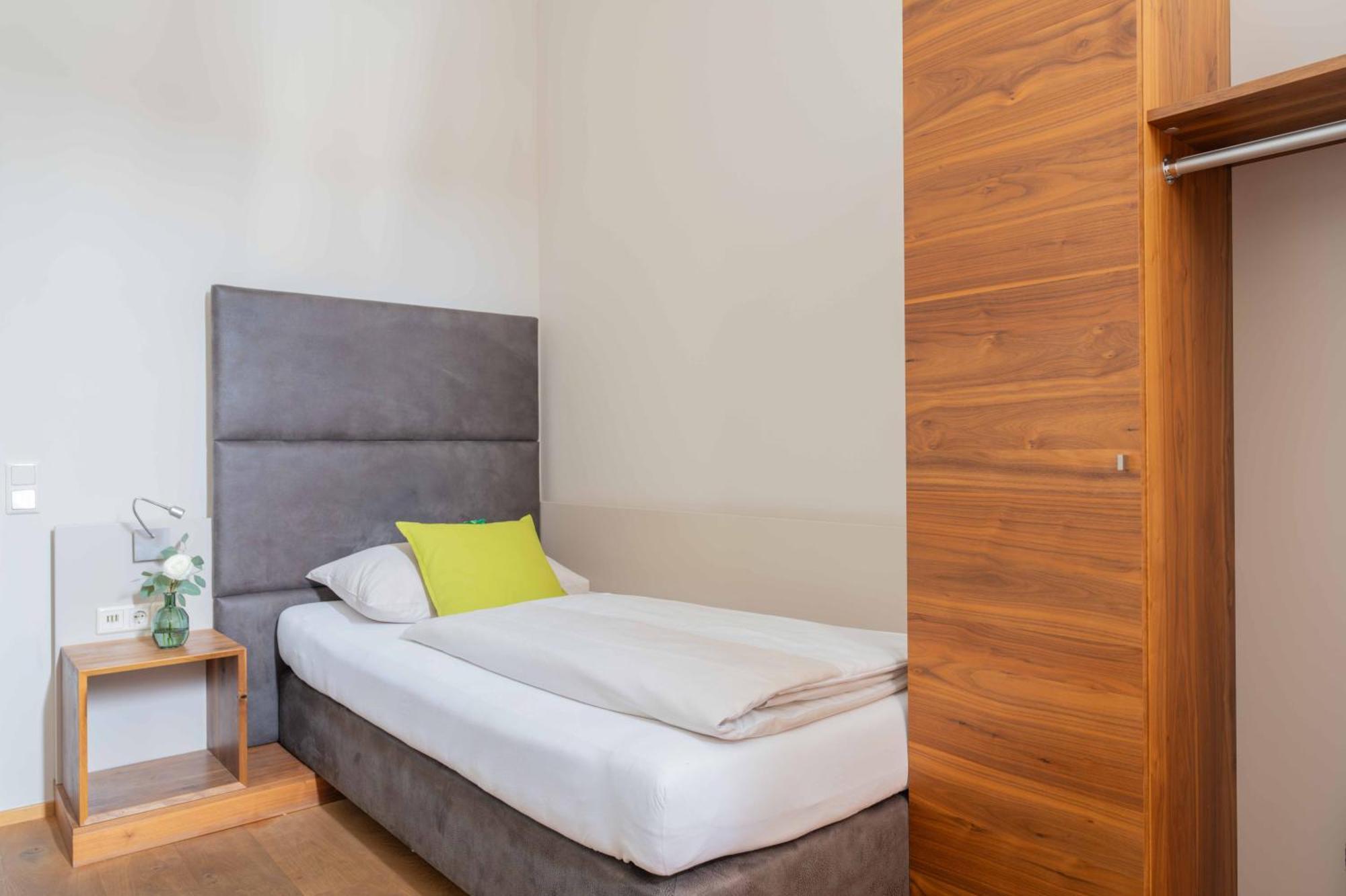 Eee Hotel Perg Esterno foto