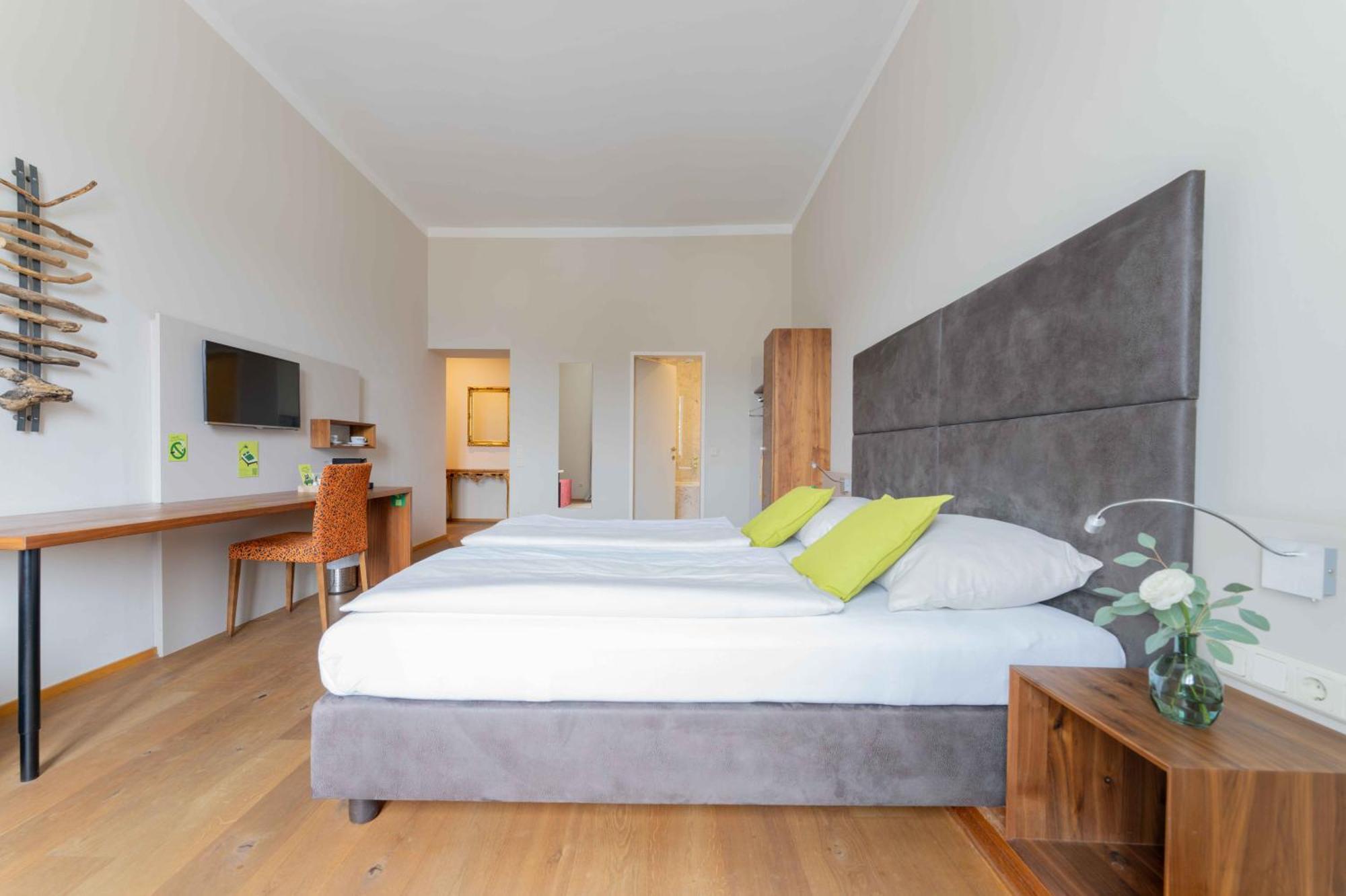 Eee Hotel Perg Esterno foto