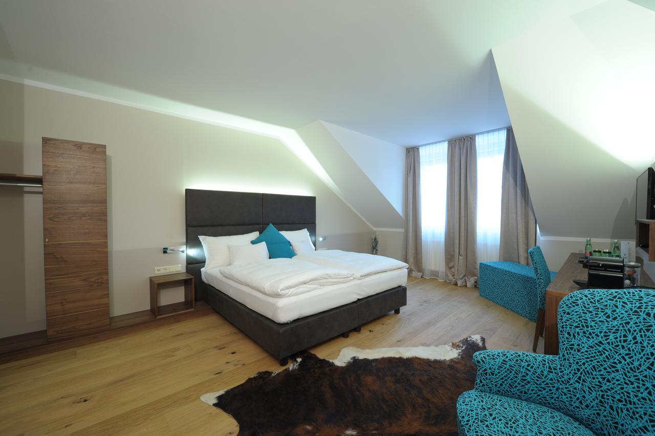 Eee Hotel Perg Esterno foto