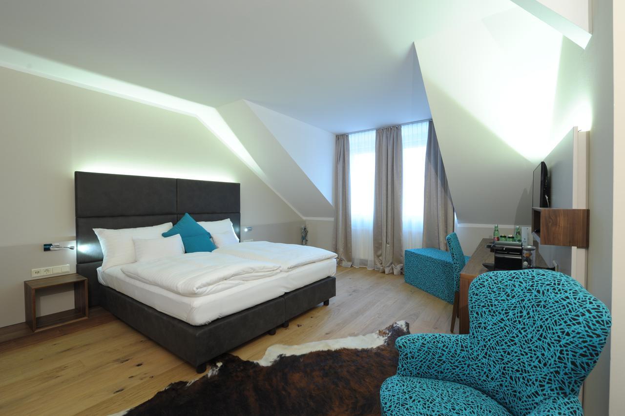 Eee Hotel Perg Esterno foto
